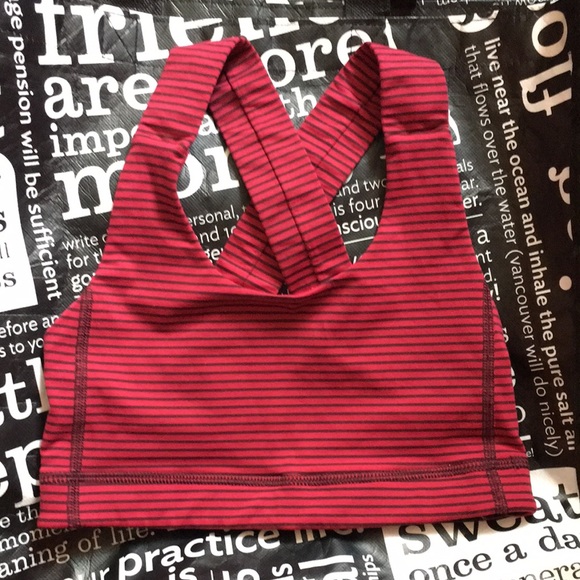 EUC Lululemon athletic top size 2 - Picture 2 of 4